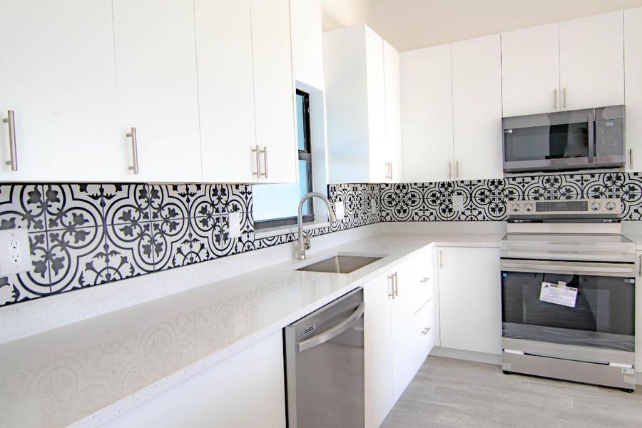 modern kitchen Backsplash