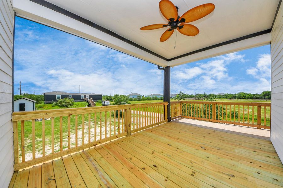 Exterior details and patio area of a home in , Dickinson (Image 2).