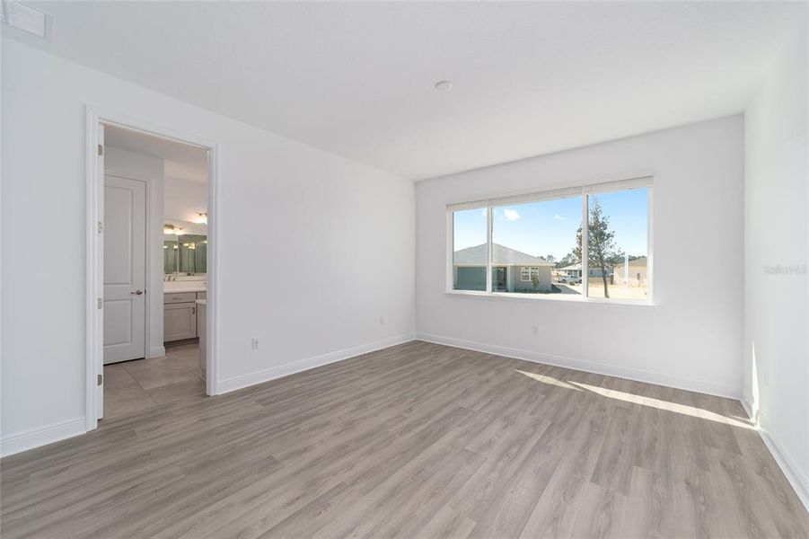 Spacious, unfurnished interior of a new home in , Ocala (Image 37).