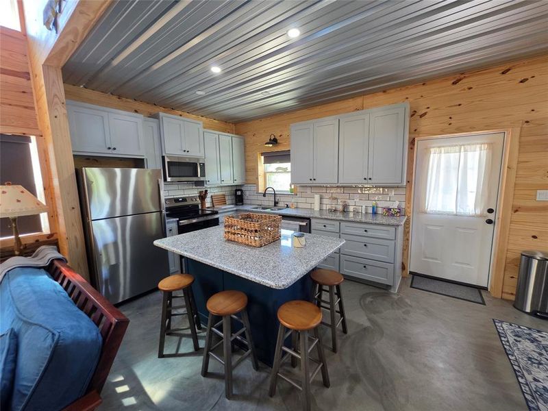 Community amenities in , San Saba (Image 5).