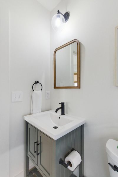 Furnished interior view inside a new home in , Charleston (Image 40).