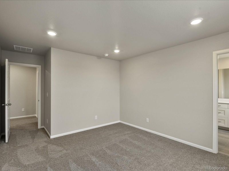Spacious, unfurnished interior of a new home in Buffalo Highlands: The Canyon Collection, Commerce City (Image 29). Spacious, unfurnished interior of a new home in Buffalo Highlands: The Canyon Collection, Commerce City (Image 29).