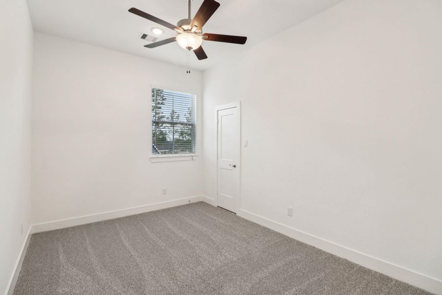 Spacious, unfurnished interior of a new home in Kresston, Montgomery (Image 29).