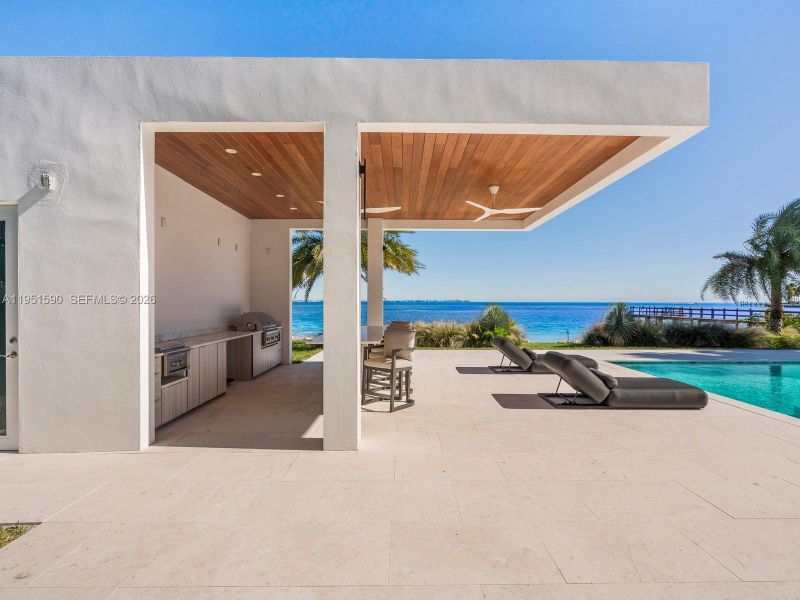 Exterior details and patio area of a home in , Marathon (Image 38).