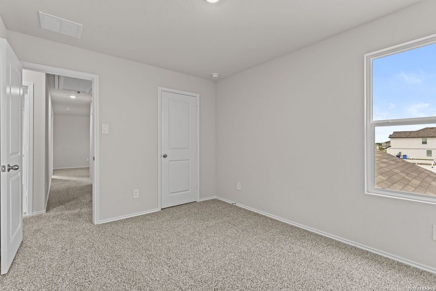 Spacious, unfurnished interior of a new home in Swenson Heights, Seguin (Image 12).