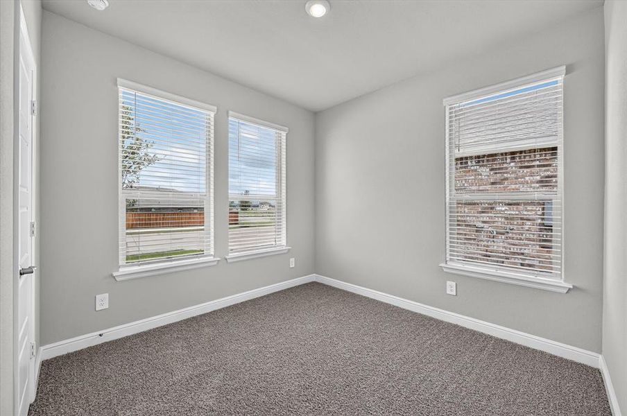 Spacious, unfurnished interior of a new home in , Justin (Image 18).