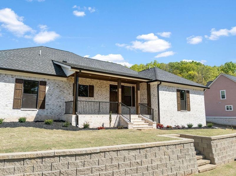 Exterior details and patio area of a home in , Rome (Image 3).