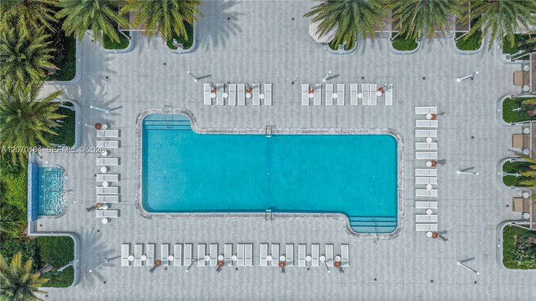 Community amenities in , Miami (Image 44).