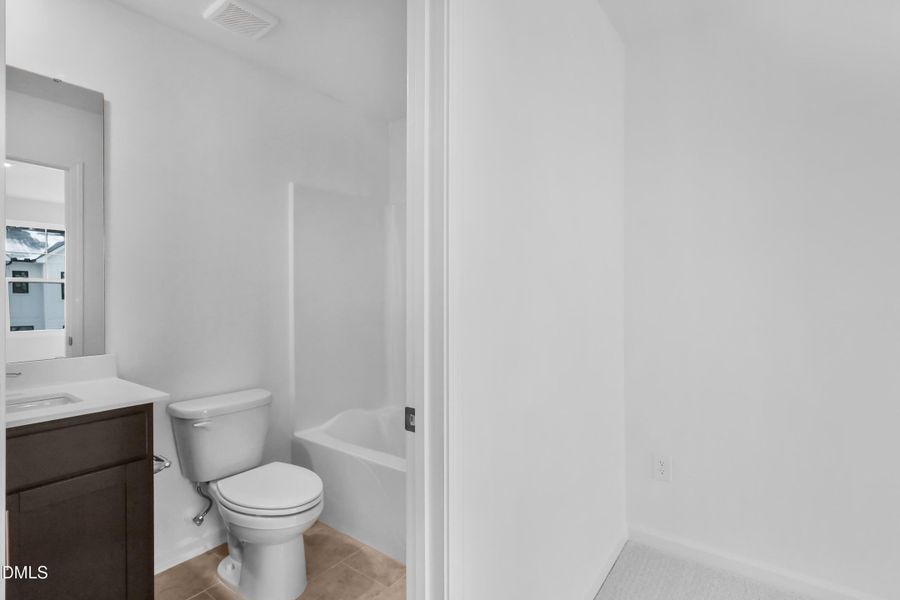 SUN_ElmGrove_Pic_Wyatt_Bath2_1of1 SUN_ElmGrove_Pic_Wyatt_Bath2_1of1