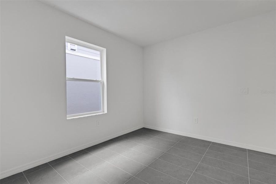 Spacious, unfurnished interior of a new home in Southpointe, Palmetto (Image 23).