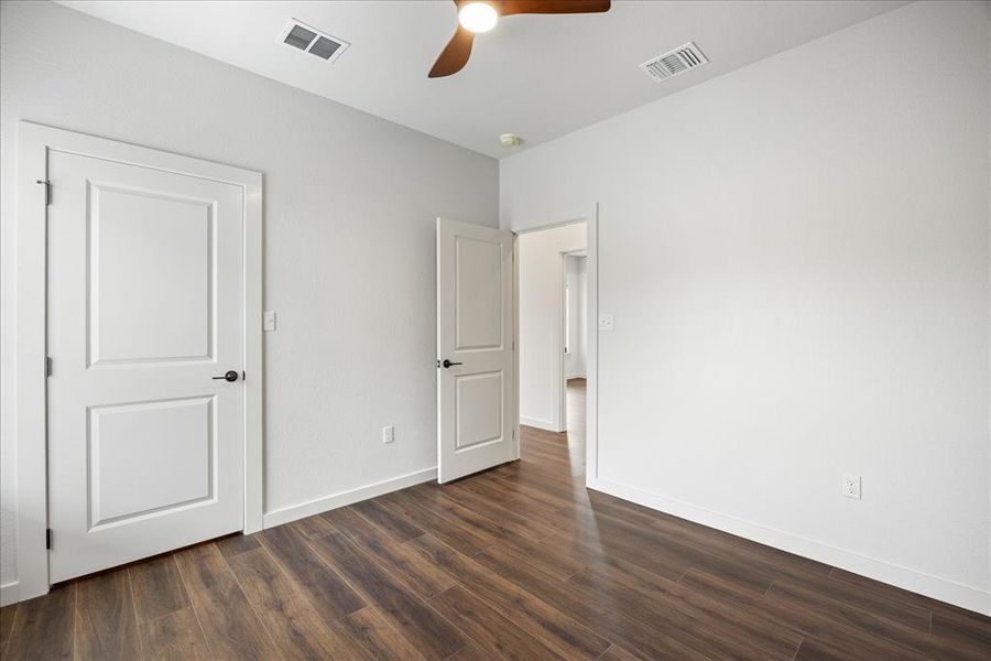 Spacious, unfurnished interior of a new home in , Granbury (Image 30). Spacious, unfurnished interior of a new home in , Granbury (Image 30).