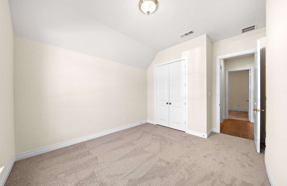 Representative unfurnished interior of a home built from the 3030AU by Ravenna Homes in Audubon 60′, Magnolia (Image 38).