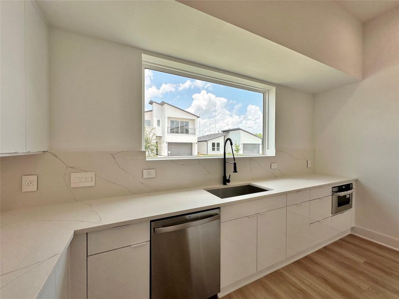 Furnished interior view inside a new home in , Missouri City (Image 8).