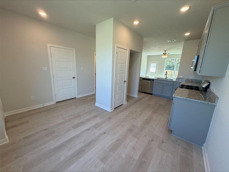 Spacious, unfurnished interior of a new home in Sterling Ridge, Huntsville (Image 12). Spacious, unfurnished interior of a new home in Sterling Ridge, Huntsville (Image 12).