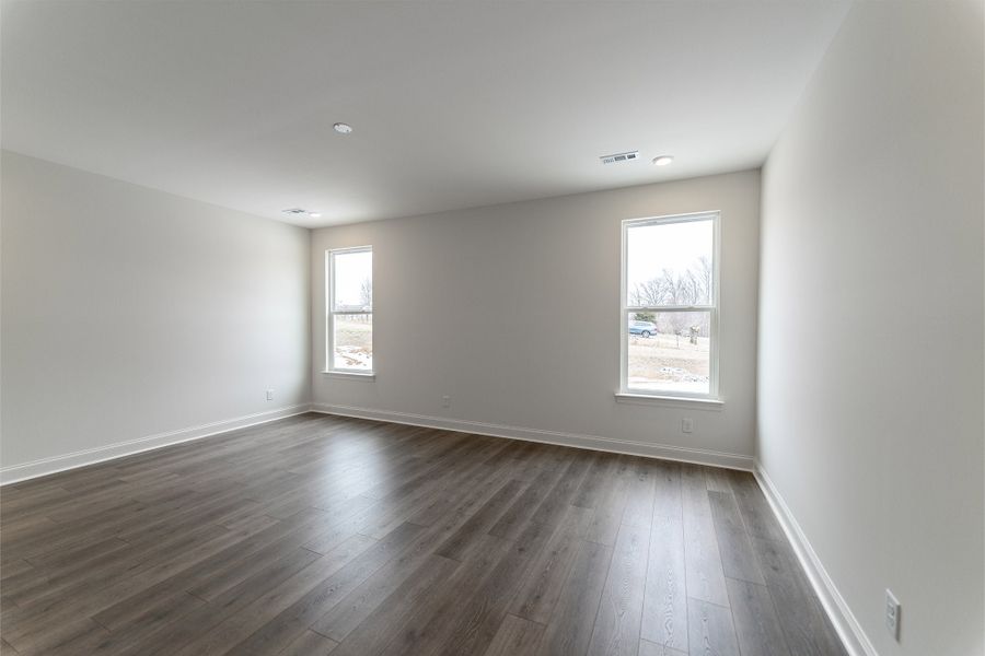 Spacious, unfurnished interior of a new home in Dorris Farm, White House (Image 27).