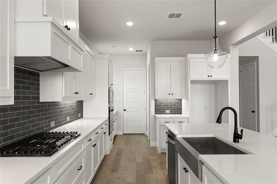 11_12. 3128 Shaddock - Kitchen (3)