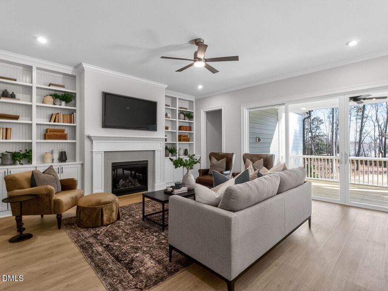 010-1280x960-family-room