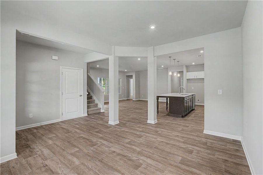 Spacious, unfurnished interior of a new home in Meadow Pines, Dallas (Image 16).