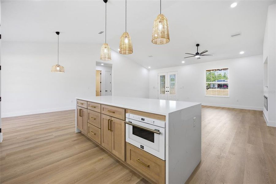 Furnished interior view inside a new home in , Dunnellon (Image 10).