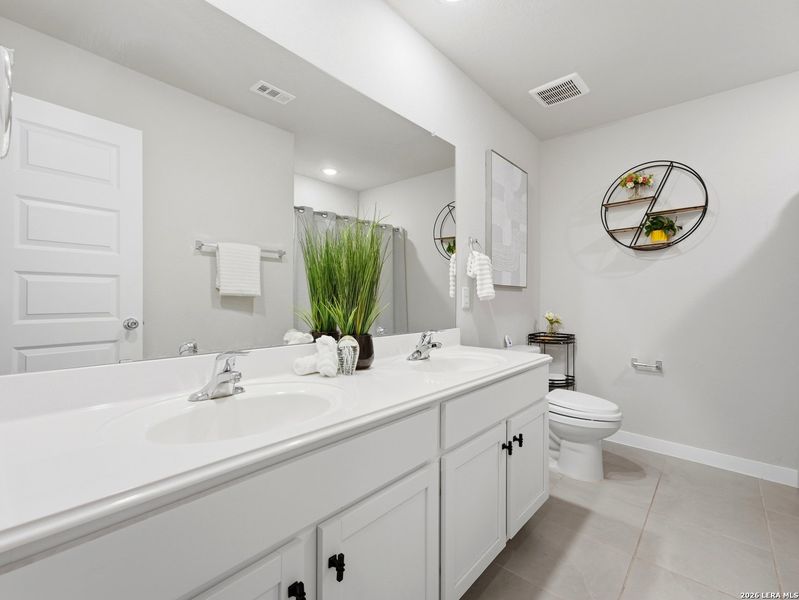 Furnished interior view inside a new home in Summer Hills, Atascosa (Image 30).