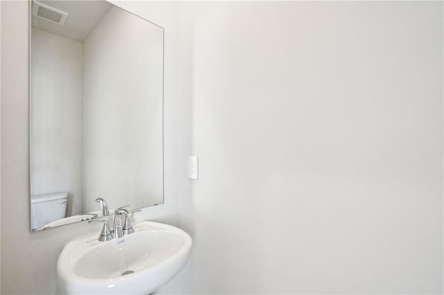 Close-up of interior finishes inside a home in Hawthorne Station, College Park (Image 17).