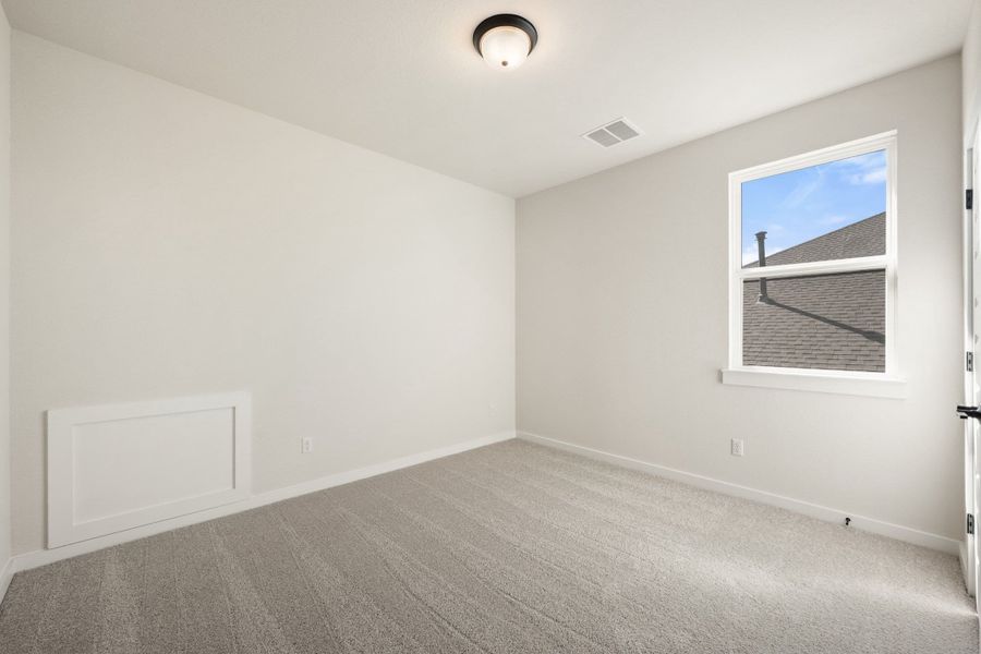 Spacious, unfurnished interior of a new home in Lariat, Liberty Hill (Image 38).