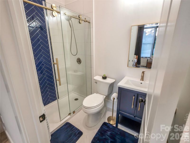 Furnished interior view inside a new home in , Hickory (Image 17).