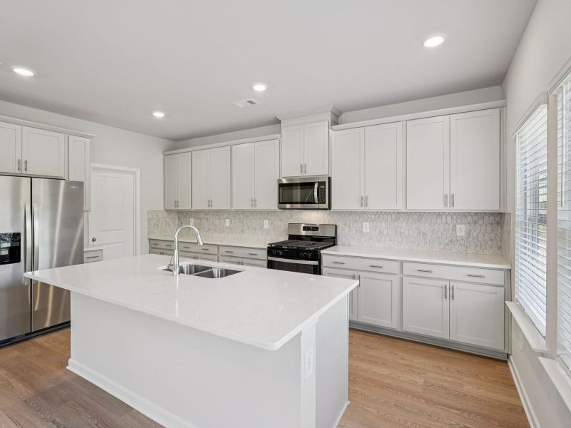 Furnished interior view inside a new home in Ivey Township, Dallas (Image 5).