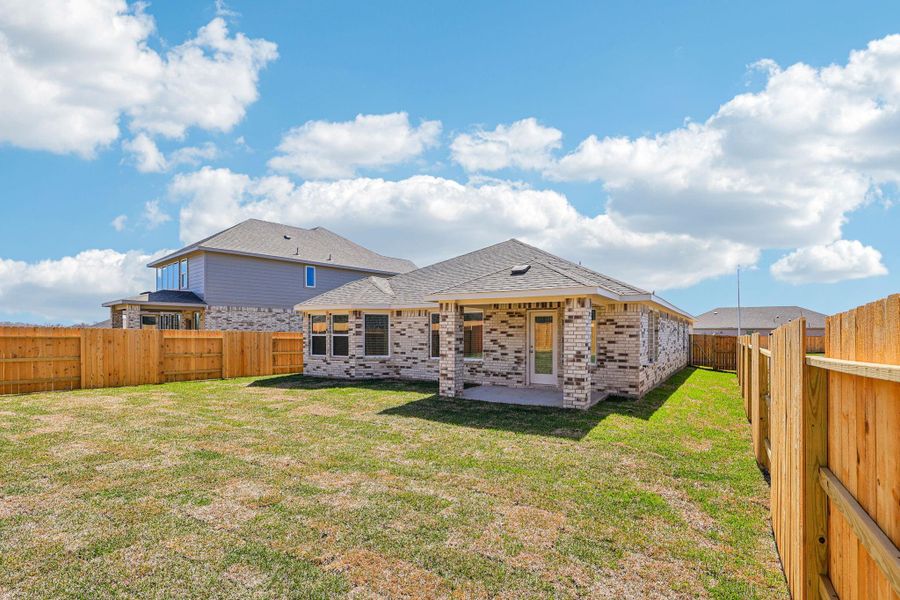 Exterior details and patio area of a home in Kingdom Heights, Rosenberg (Image 4).