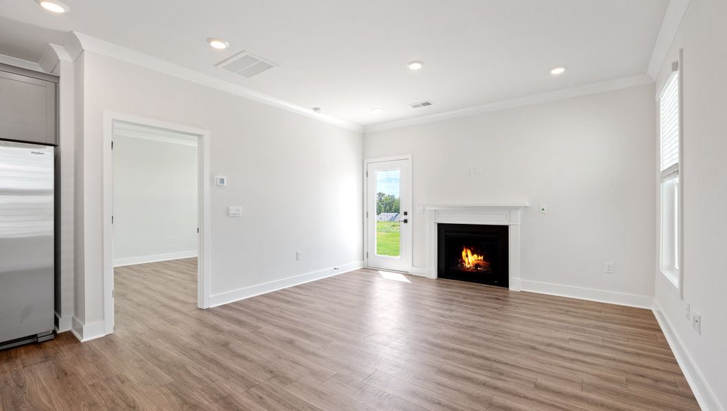 Spacious, unfurnished interior of a new home in Adams Glen, Greenville (Image 20).