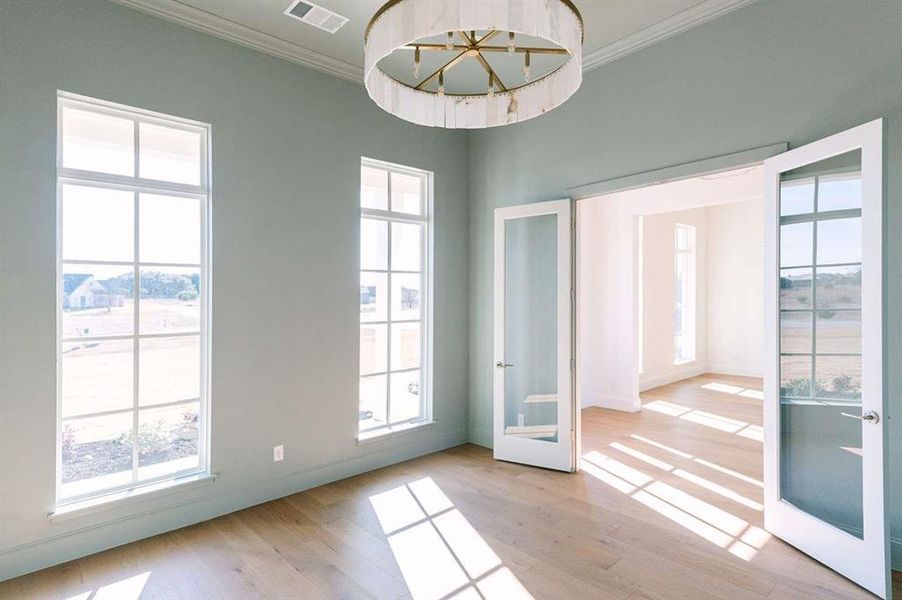 Spacious, unfurnished interior of a new home in , Aledo (Image 25).