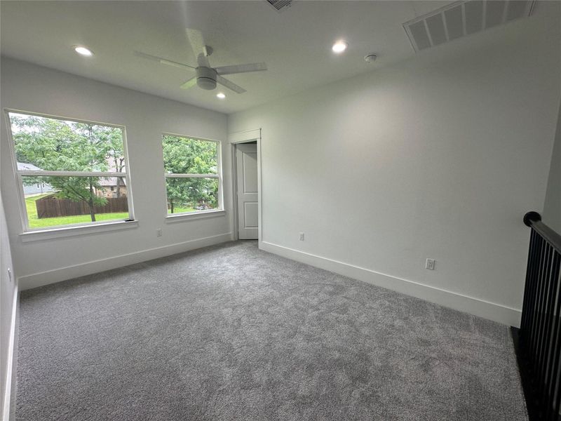 Image 8 of a home in . Image 8 of a home in .