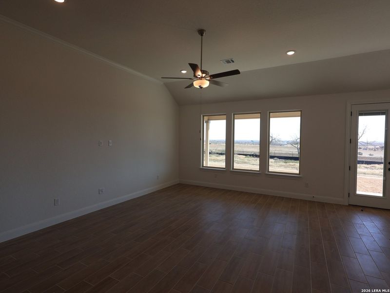 Spacious, unfurnished interior of a new home in Preserve at Annabelle Ranch, San Antonio (Image 26).