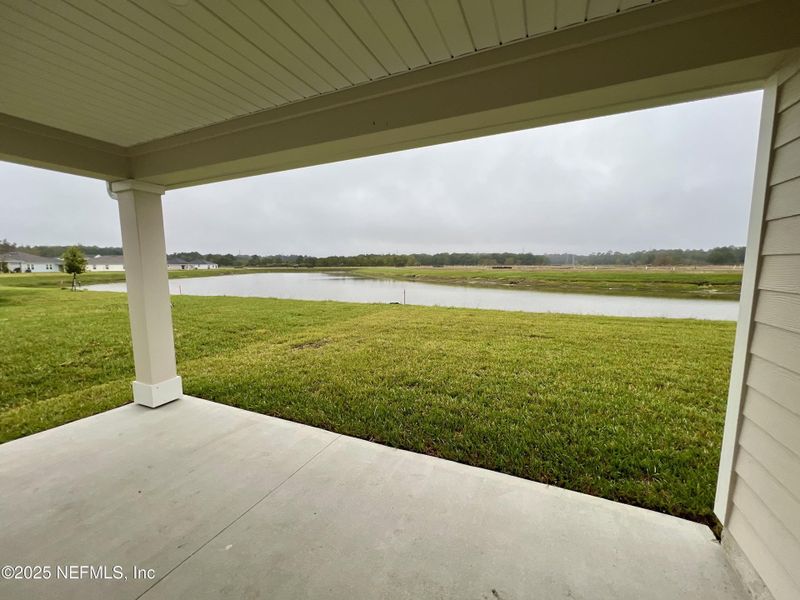 Exterior details and patio area of a home in , Jacksonville (Image 3).