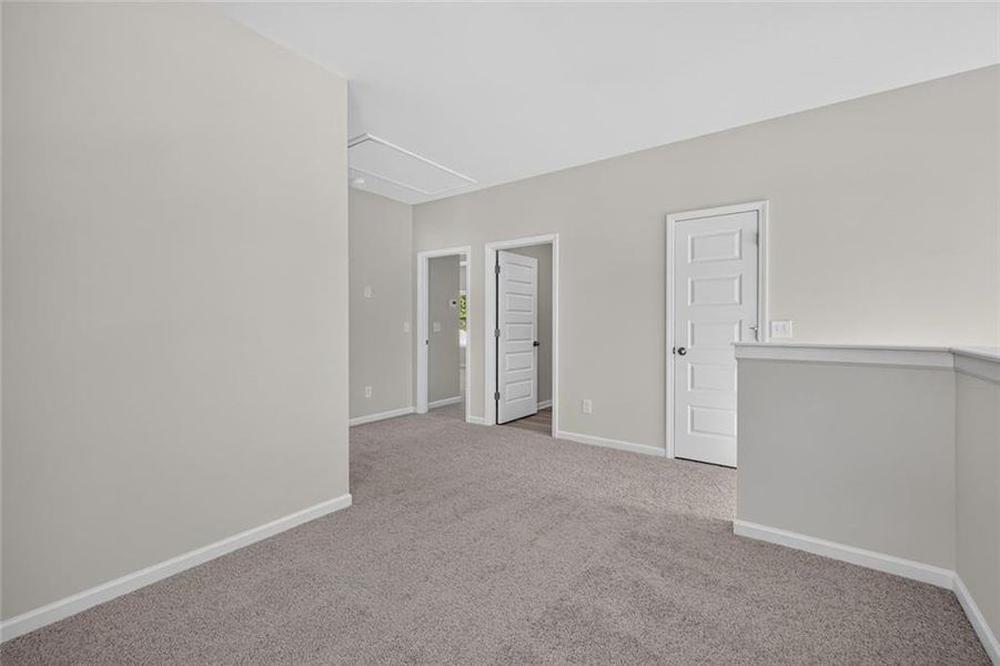 Spacious, unfurnished interior of a new home in North Haven, Rome (Image 26).