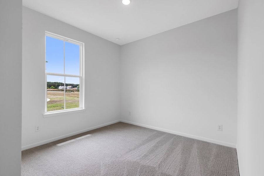 Spacious, unfurnished interior of a new home in Three Rivers, Rome (Image 14).