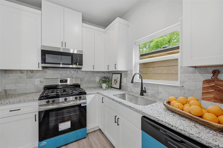 Furnished interior view inside a new home in , Sherman (Image 10).