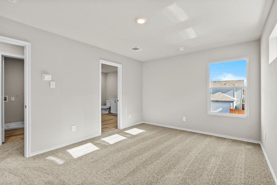 Spacious, unfurnished interior of a new home in Orchard Village, Fort Worth (Image 23).