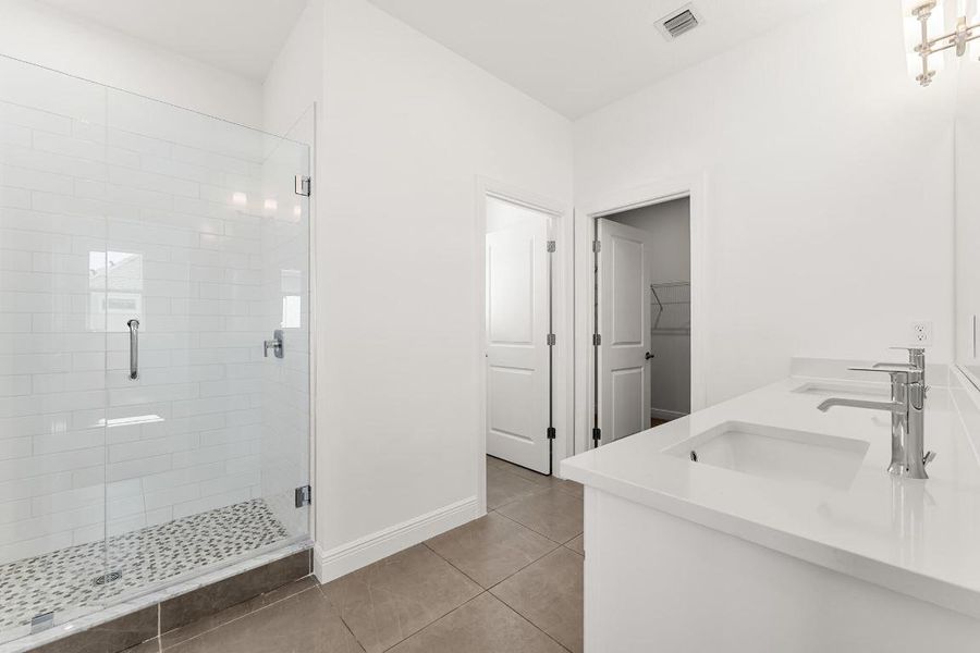 US_SEF_Marguerite_Lot 25_Owners Bath