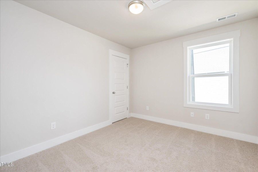 WG6-0116_Scissors_C_BedroomTwo WG6-0116_Scissors_C_BedroomTwo