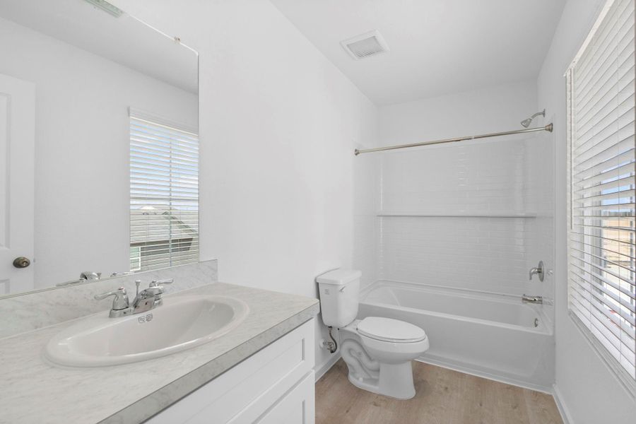 MODEL HOME images may NOT be consistent with the finished product. MODEL HOME images may NOT be consistent with the finished product.