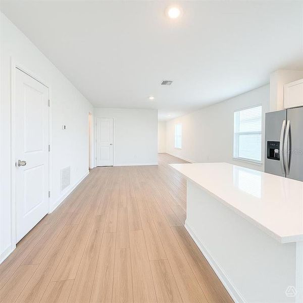 Spacious, unfurnished interior of a new home in Broadleaf, Parrish (Image 9).