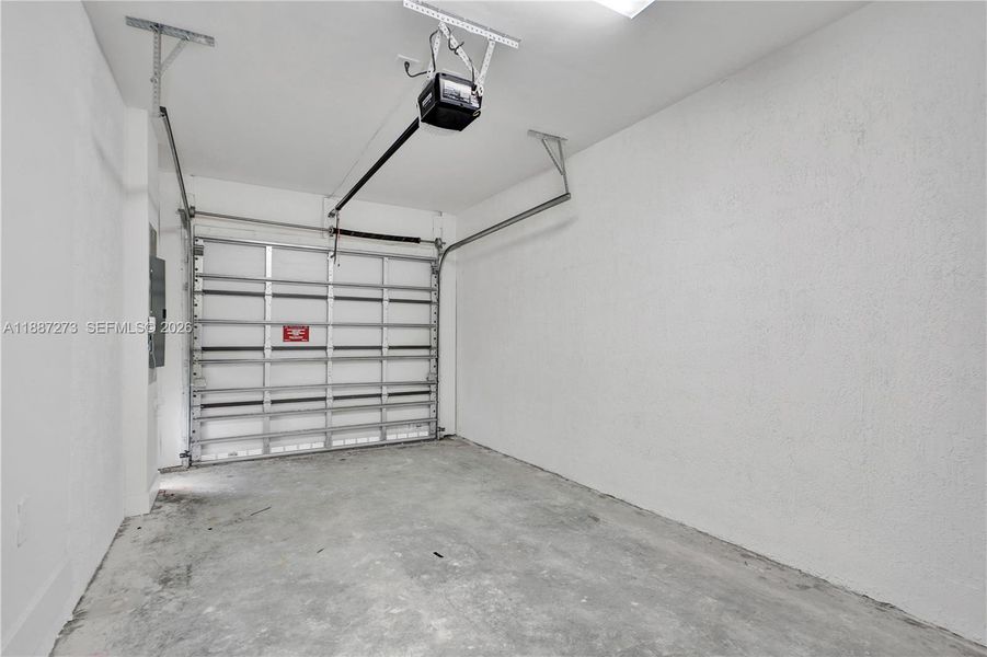 Spacious, unfurnished interior of a new home in , Homestead (Image 17).