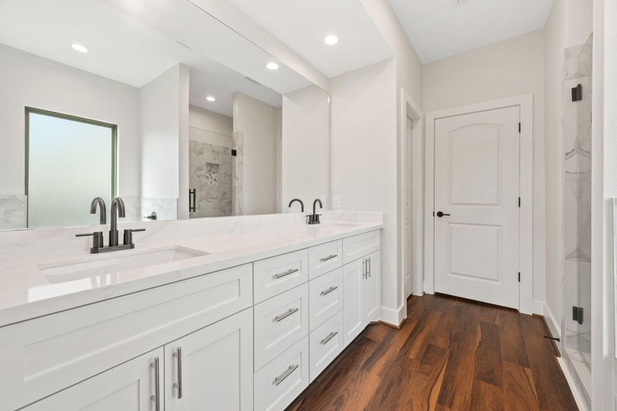 Furnished interior view inside a new home in , Houston (Image 5). Furnished interior view inside a new home in , Houston (Image 5).