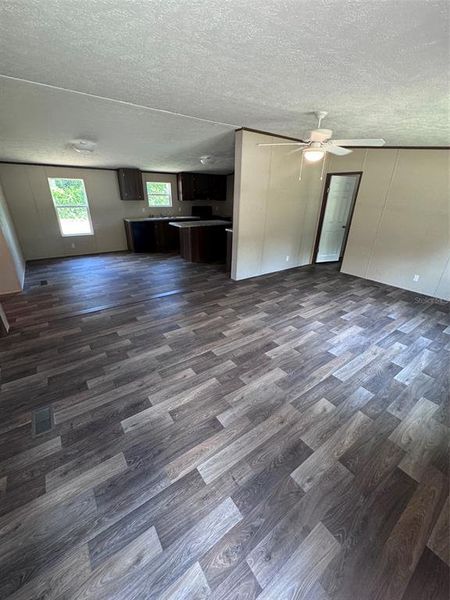 Spacious, unfurnished interior of a new home in , Ocala (Image 10).