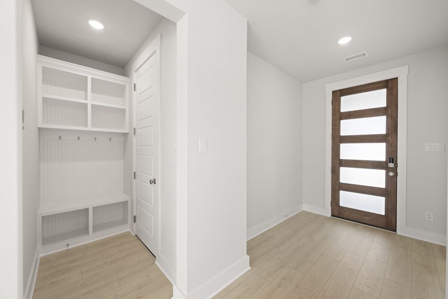 Spacious, unfurnished interior of a new home in Wildflower Ranch, Fort Worth (Image 28).