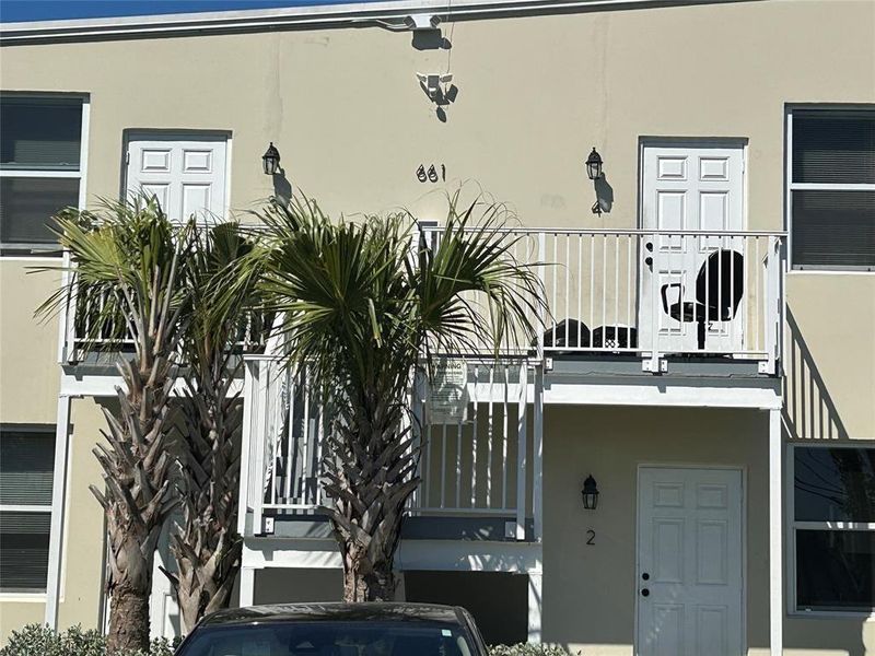 Exterior details and patio area of a home in , Fort Lauderdale (Image 2).