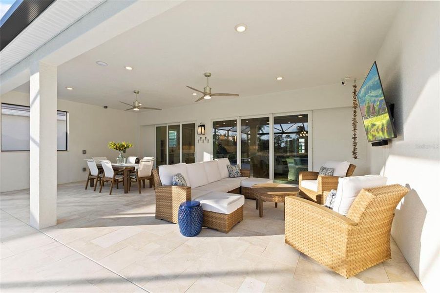 Exterior details and patio area of a home in , Lakewood Ranch (Image 42).