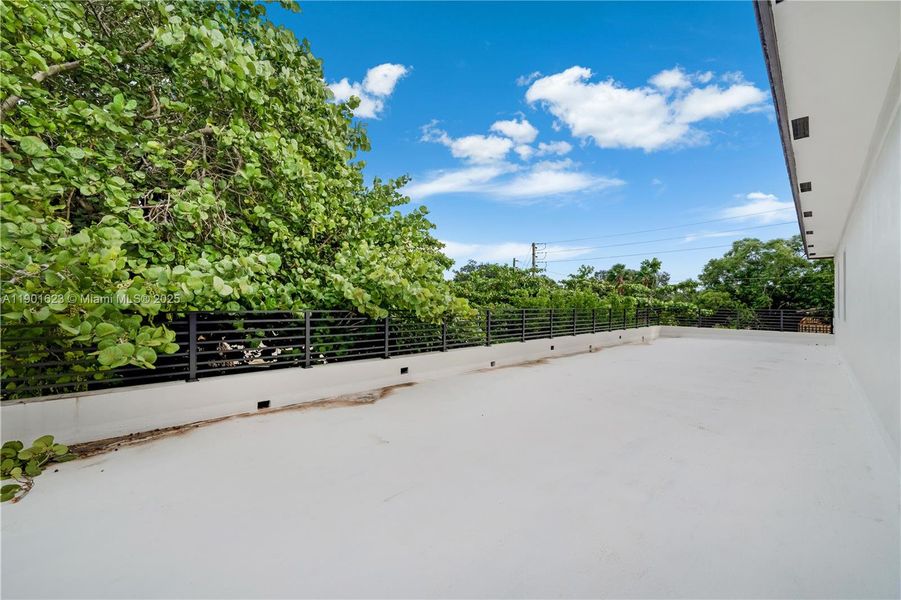 Image 75 of a home in .