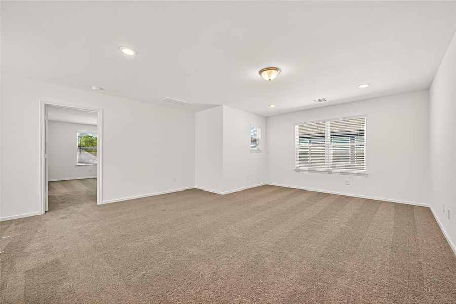 Spacious, unfurnished interior of a new home in Mill Creek Trails, Magnolia (Image 32).